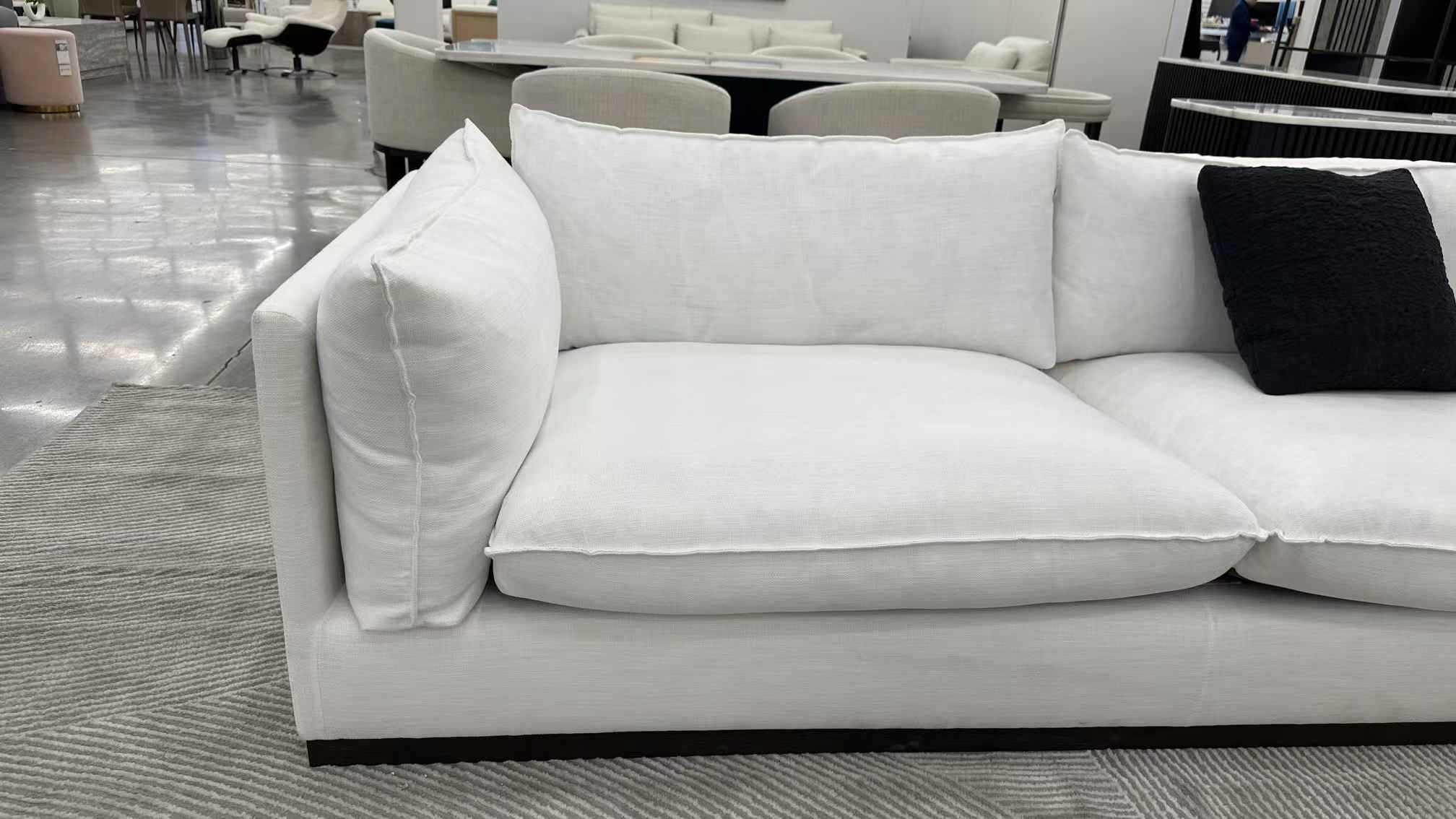 Auster Modern Sectional - Image 4