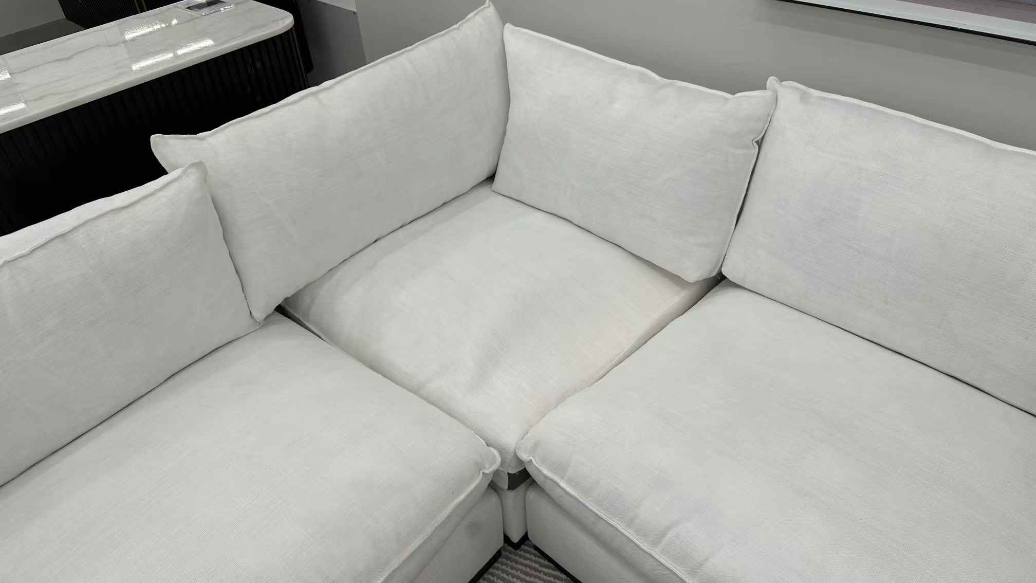 Auster Modern Sectional - Image 5