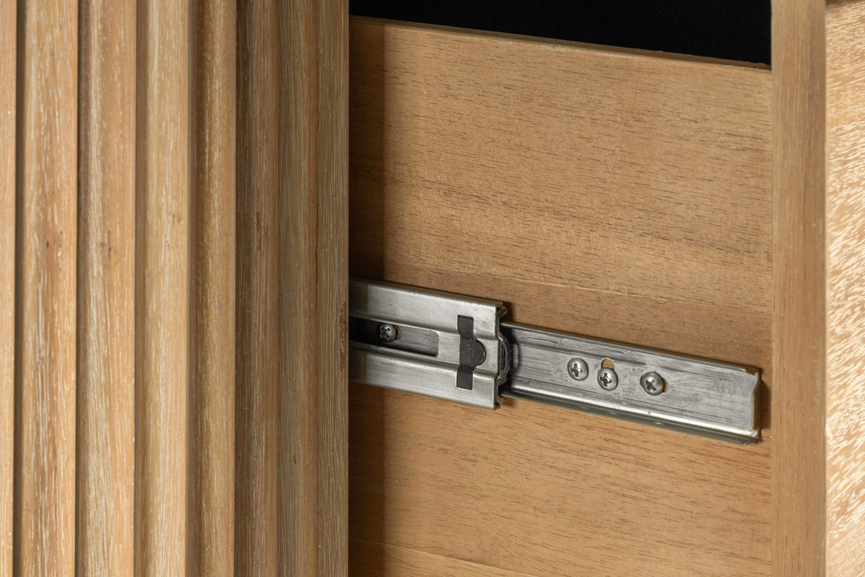 Canyon Ridge Chest - Image 5