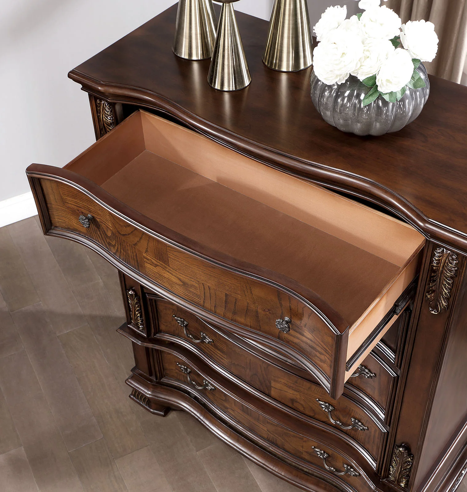 Esperanza Traditional Chest - Image 4