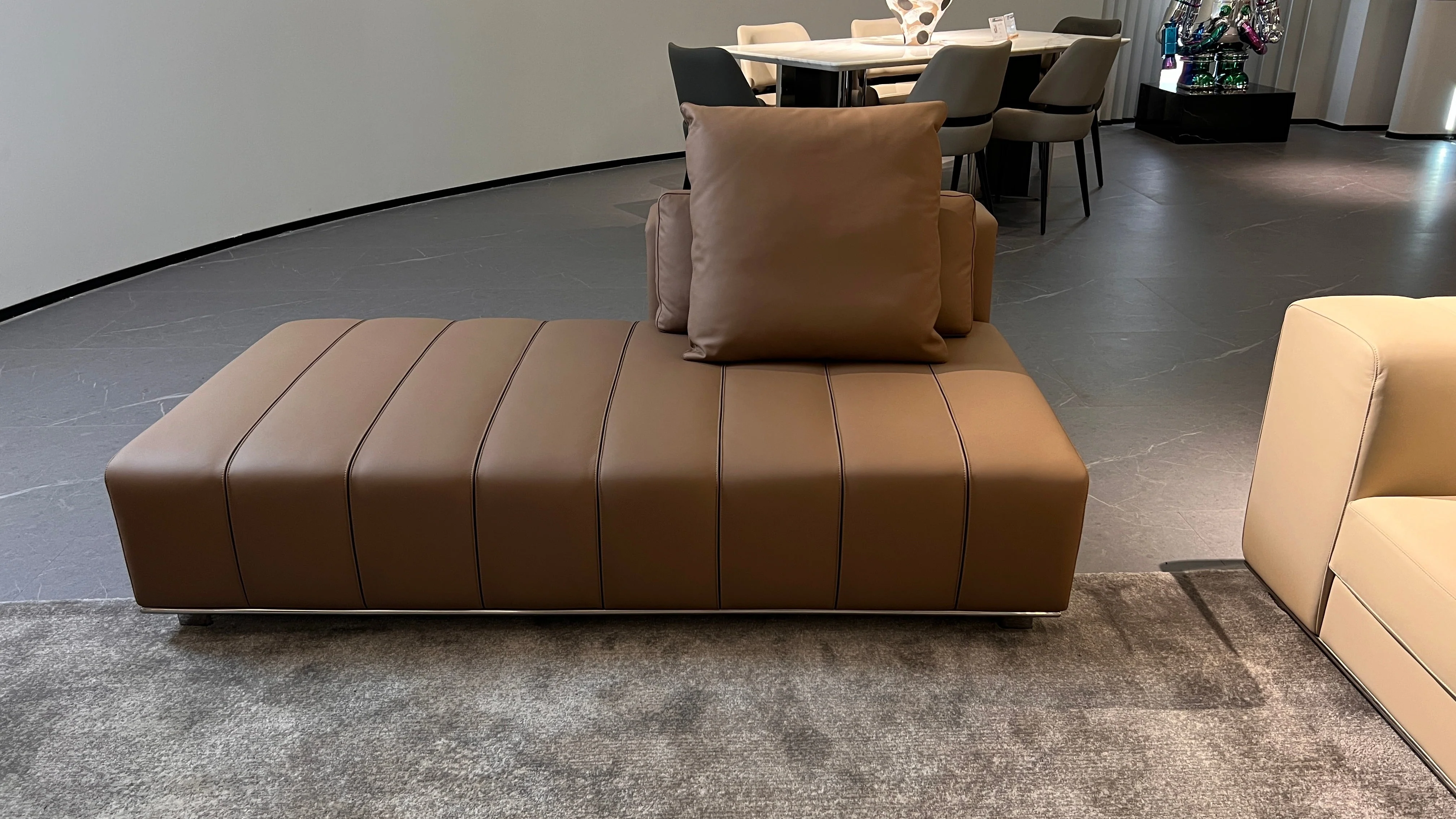 Freehold Luxury Sectional - Image 17