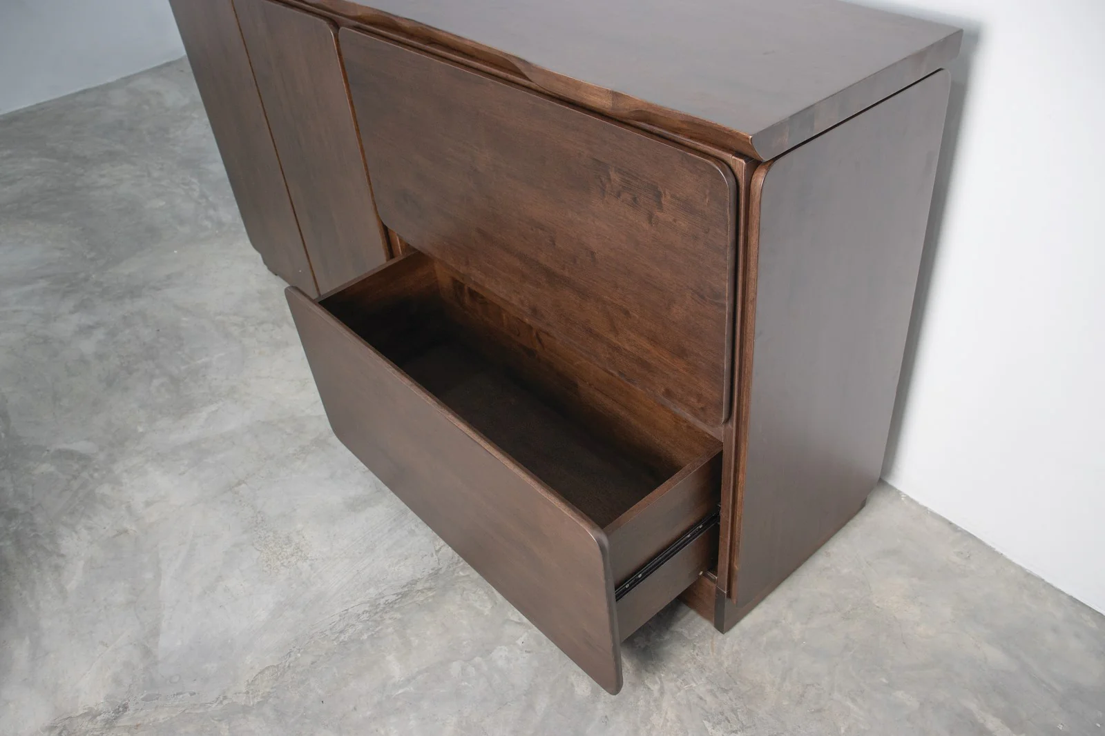 Logstor Mid-Century Modern Sideboard - Image 3