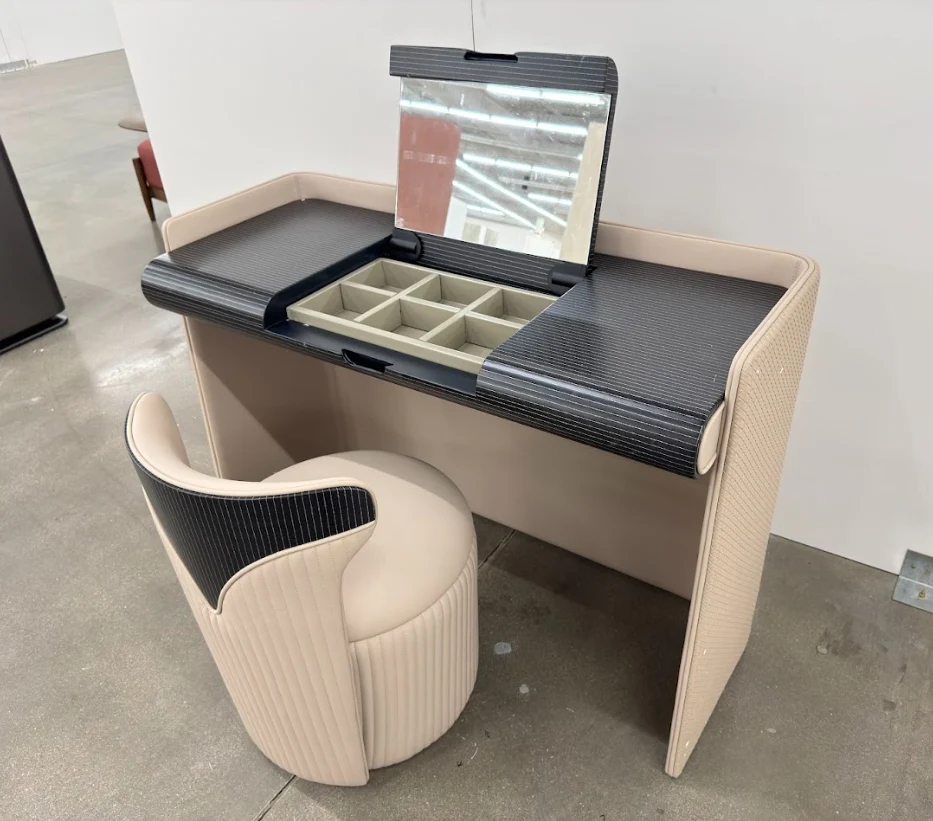 Luxe Vanity Table Set - Image 2
