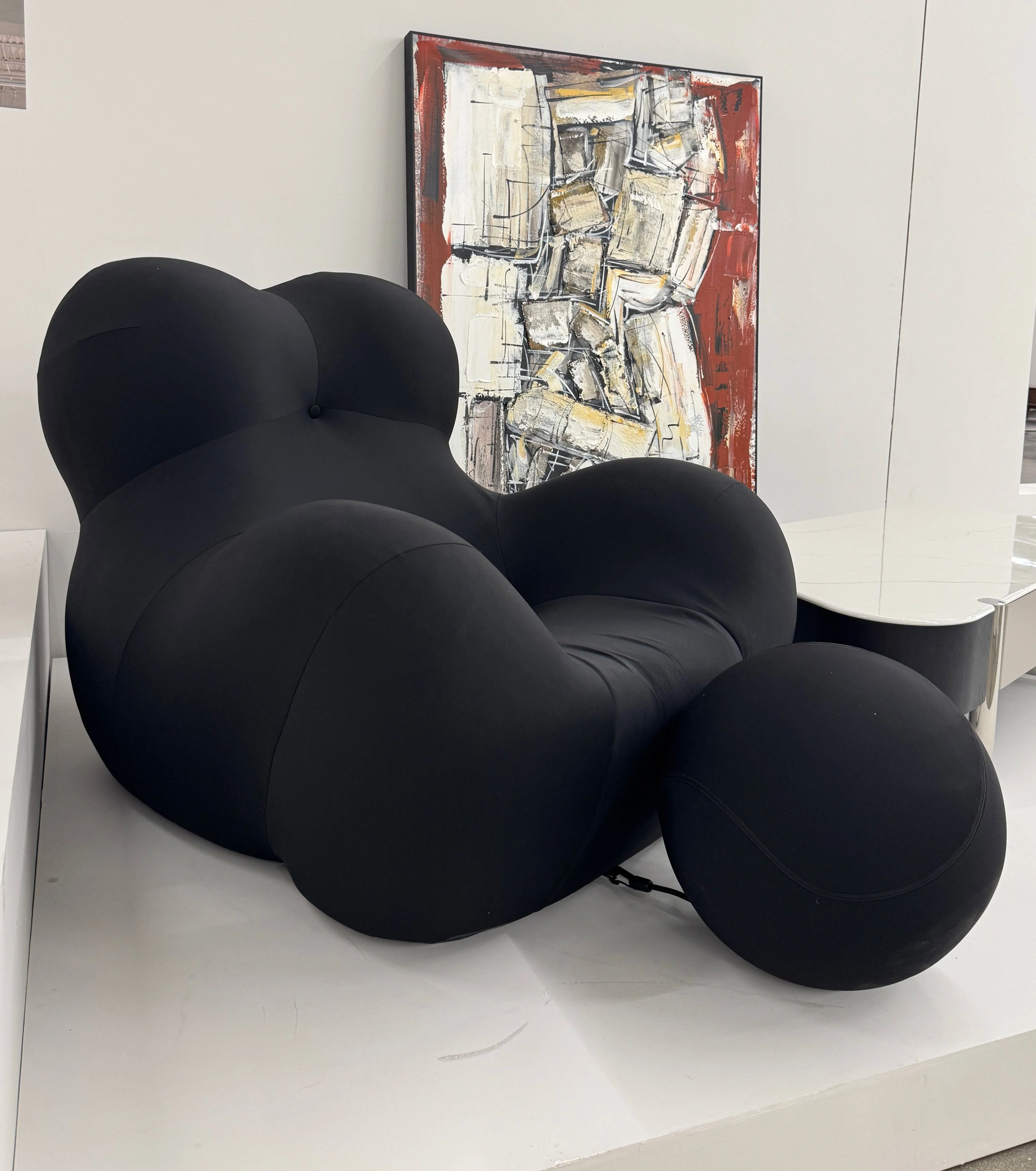 Mamma's Embrace Chair - Image 17