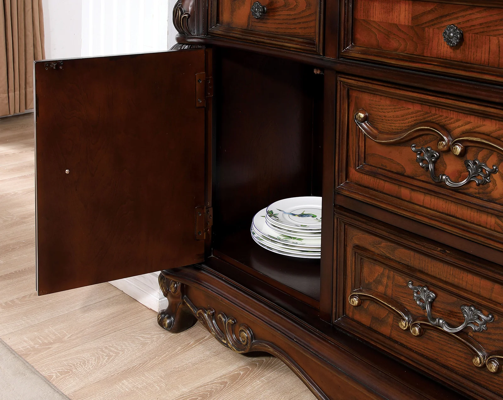 Manzanita Hutch & Buffet - Image 5