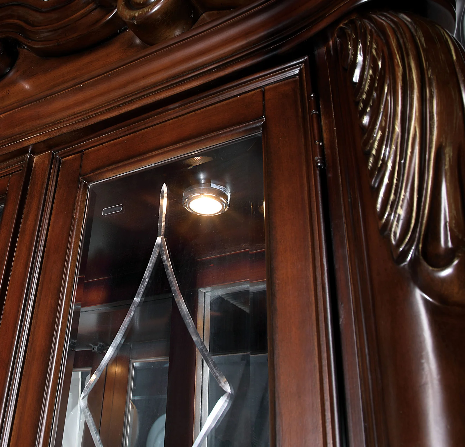 Manzanita Hutch & Buffet - Image 6