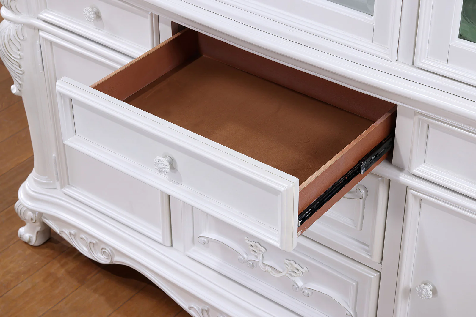 Manzanita Hutch & Buffet - Image 7