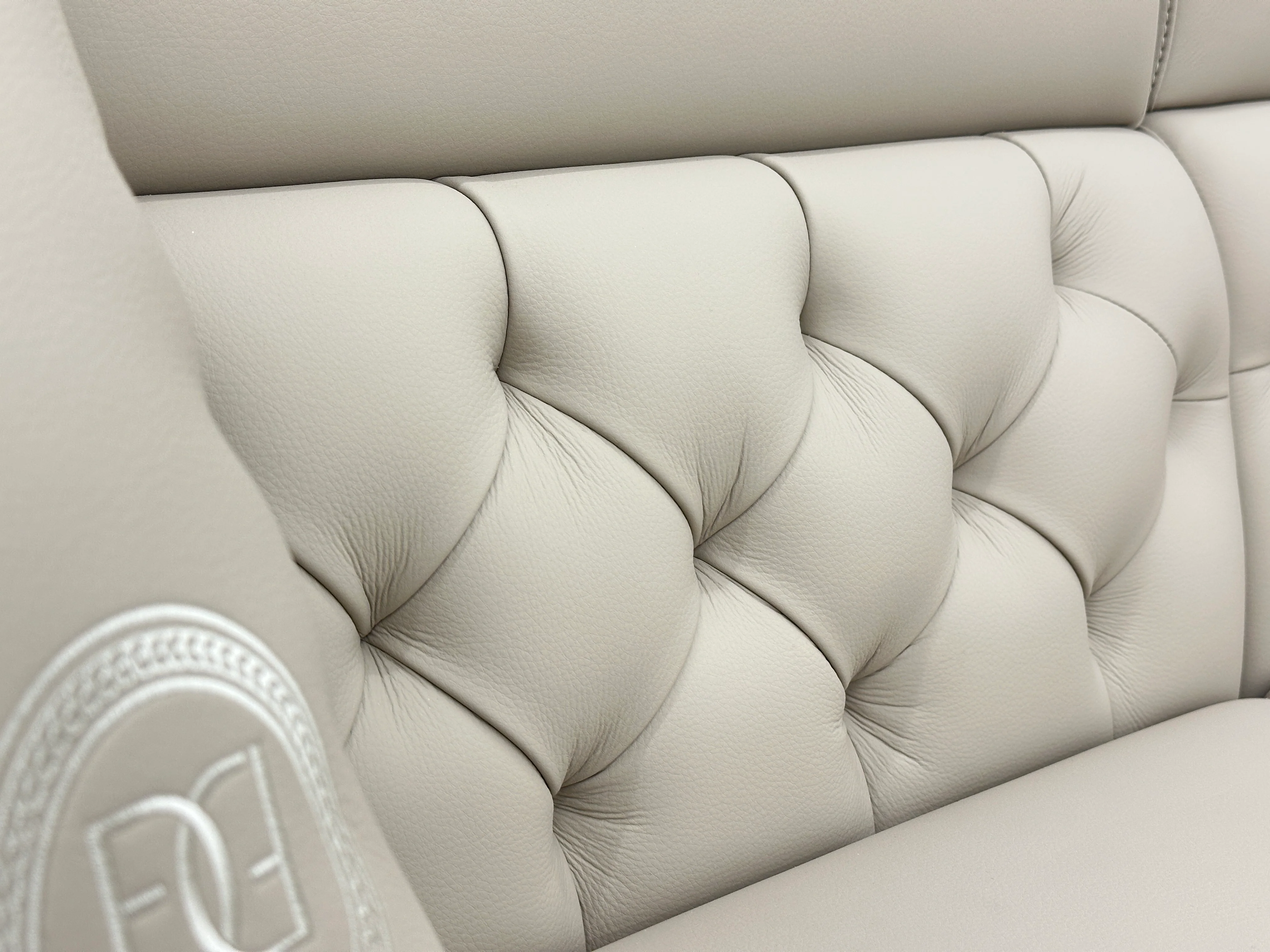 Meridian Sofa - Image 4