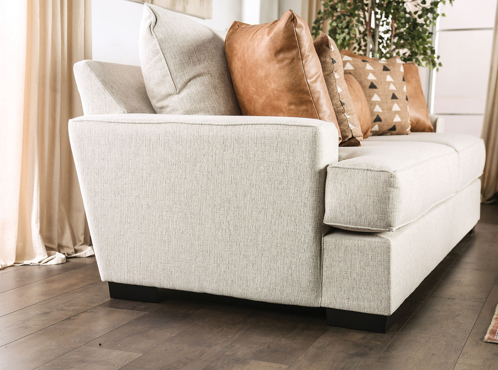 New Meadows Traditional Loveseat - Image 8