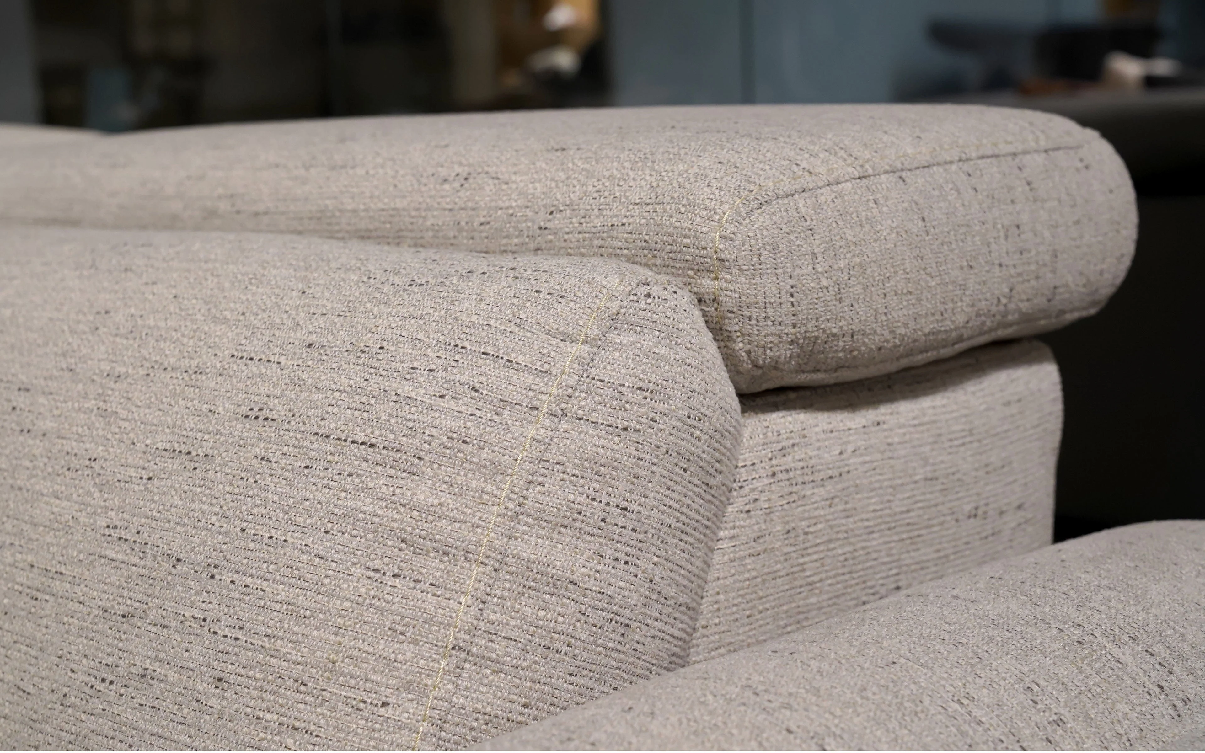 Niro Modern Motion Reclining Sectional - Image 12