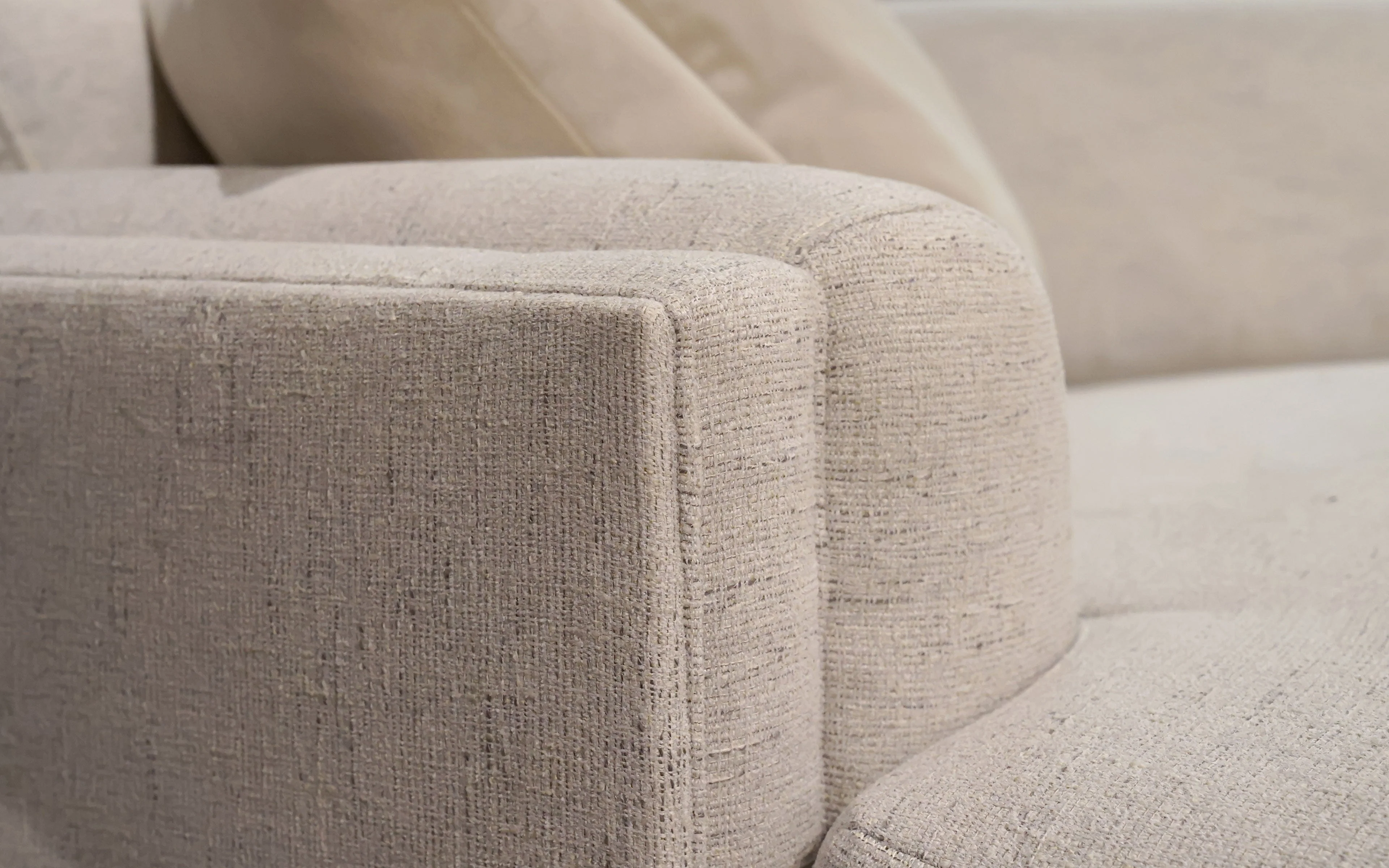 Niro Modern Motion Reclining Sectional - Image 14