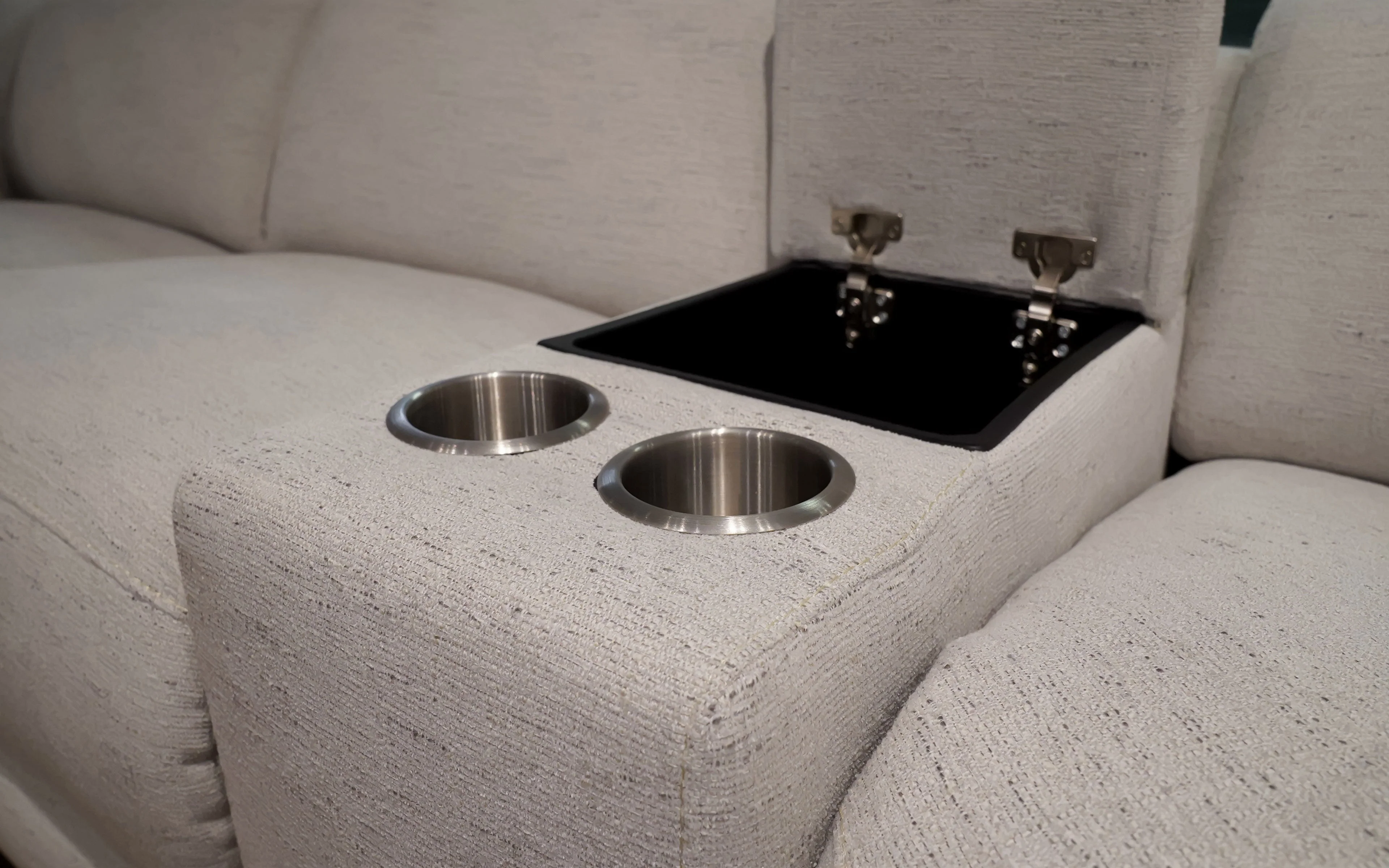 Niro Modern Motion Reclining Sectional - Image 15