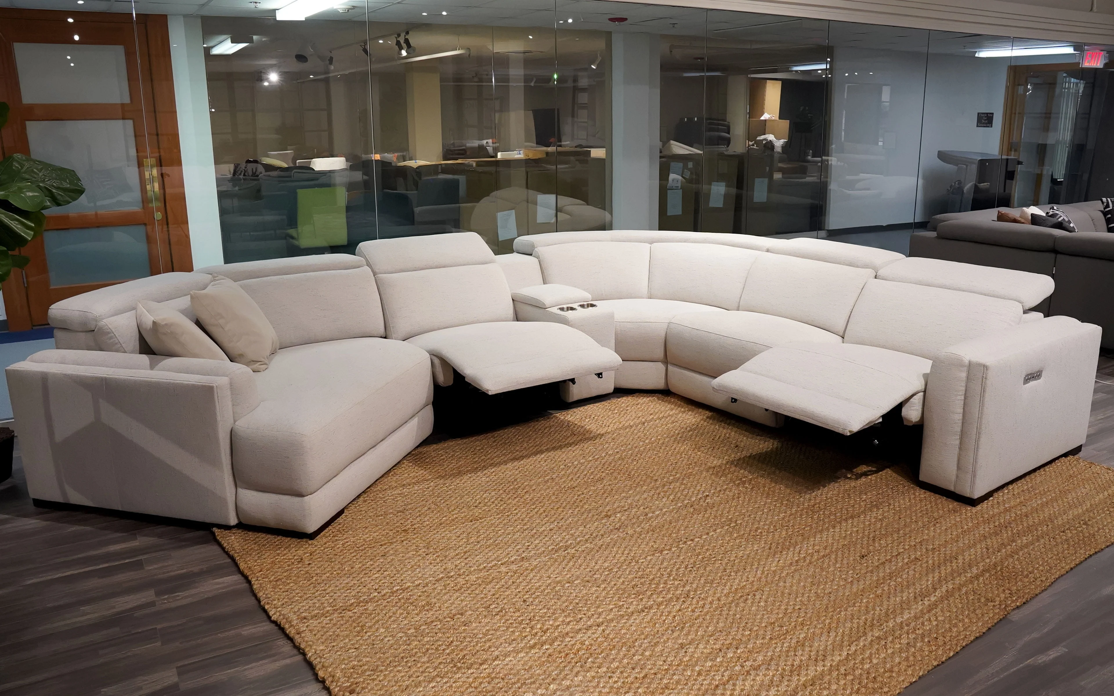 Niro Modern Motion Reclining Sectional - Image 4