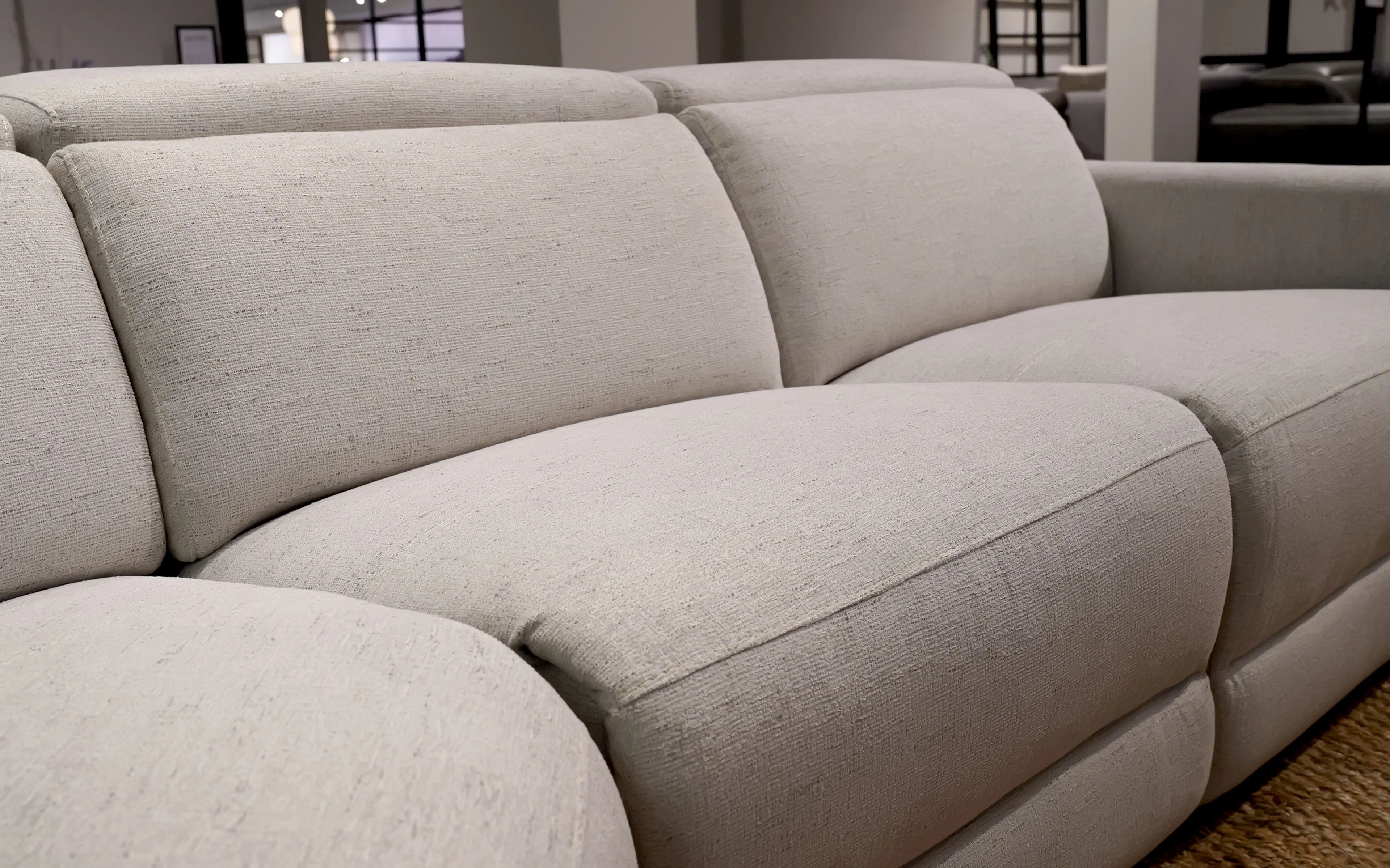 Niro Modern Motion Reclining Sectional - Image 9