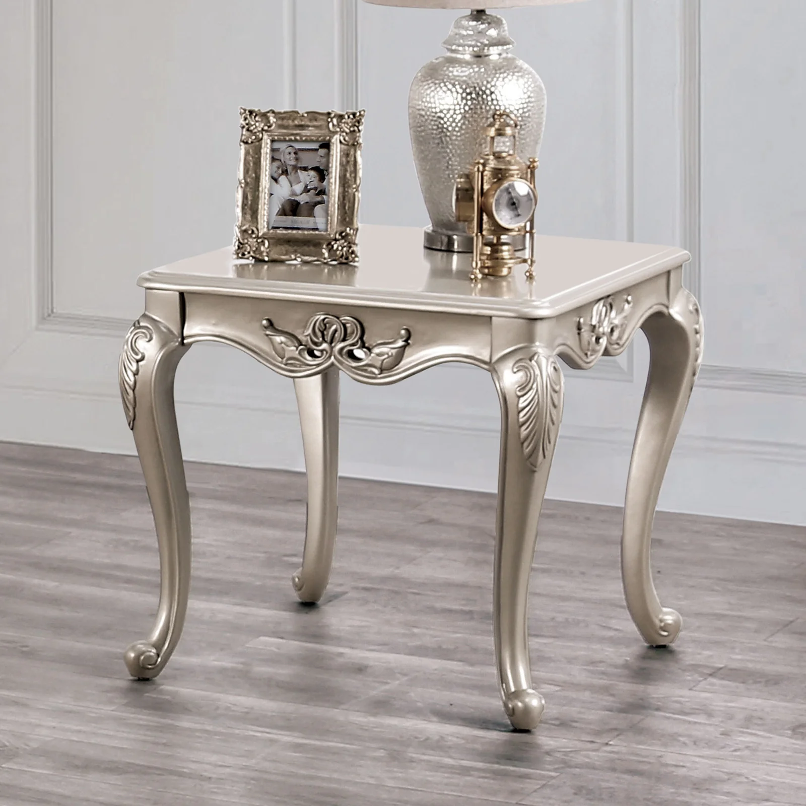Rochester Traditional End Table - Image 3