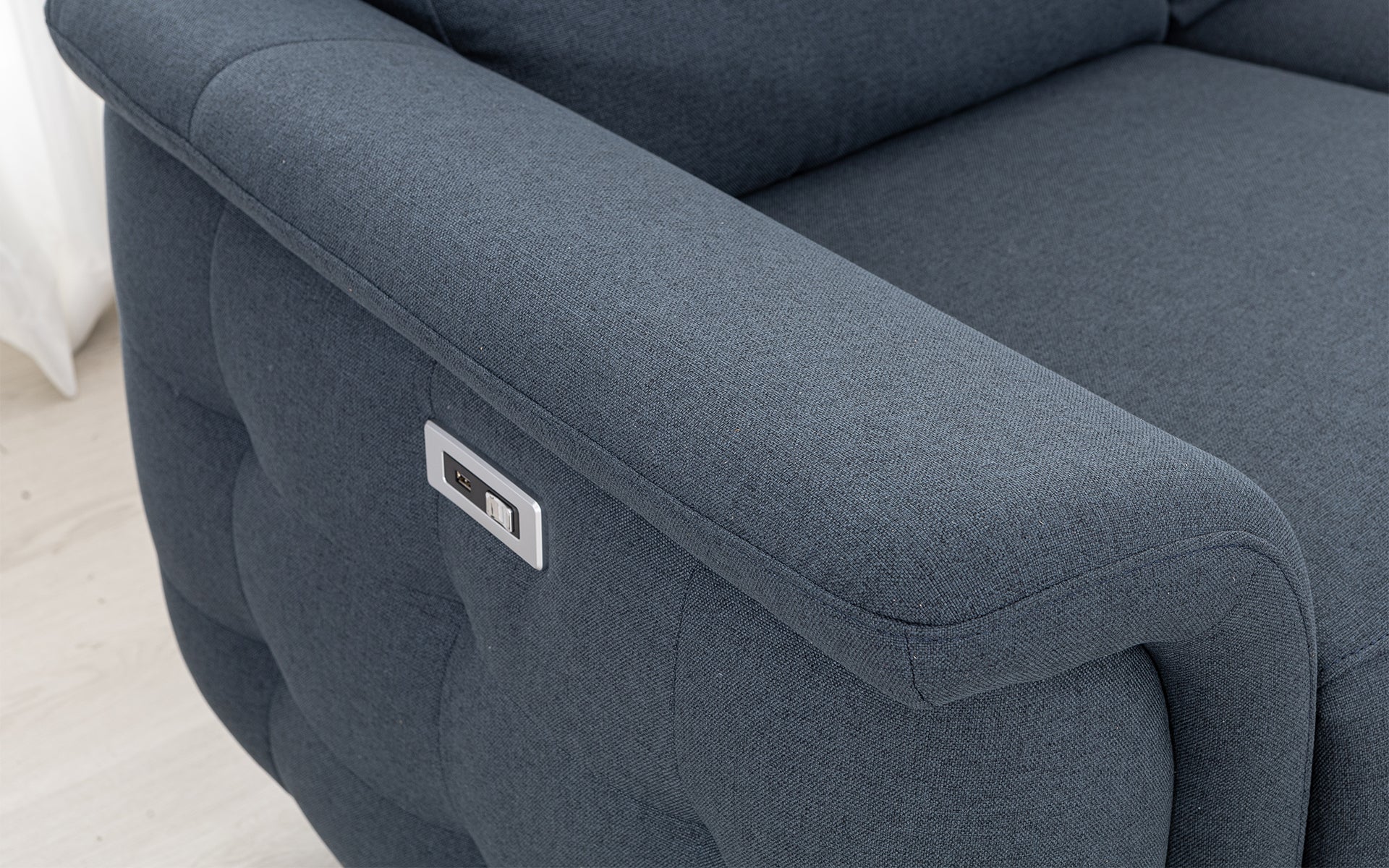 Skylar Modern Motion Reclining Sectional - Image 4