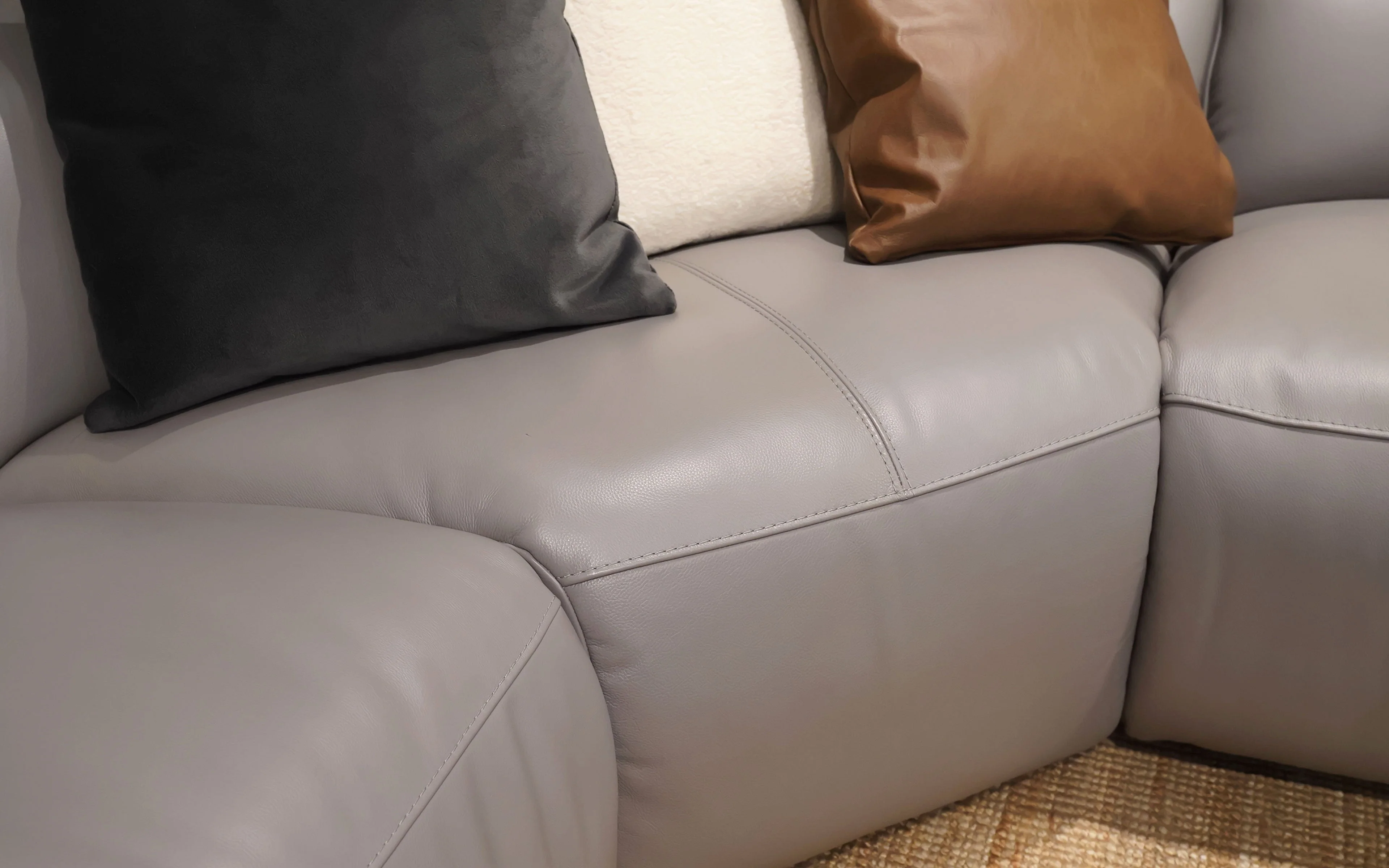 Snoopy Modern Motion Reclining Sectional Sofa - Image 12