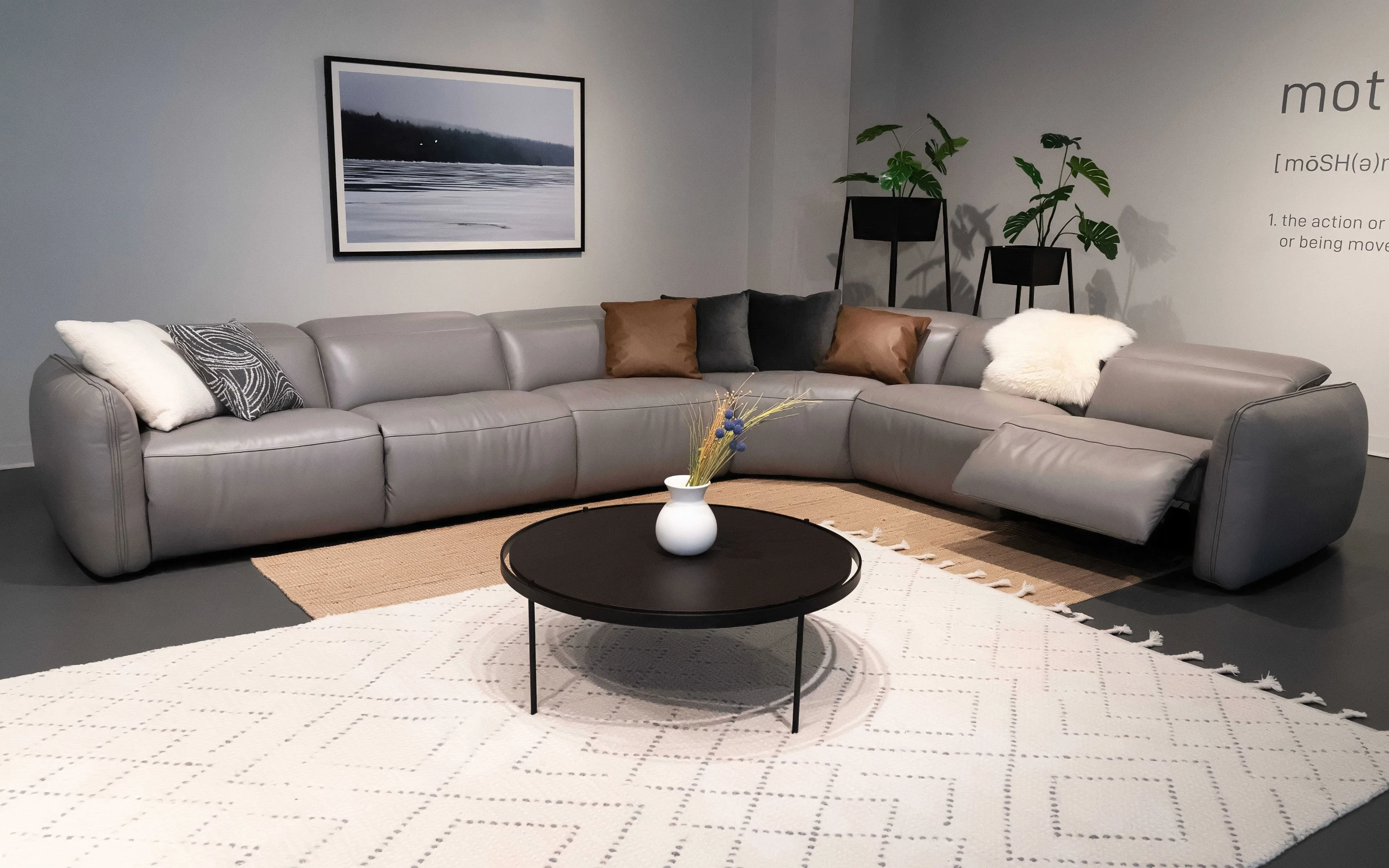 Snoopy Modern Motion Reclining Sectional Sofa - Image 4