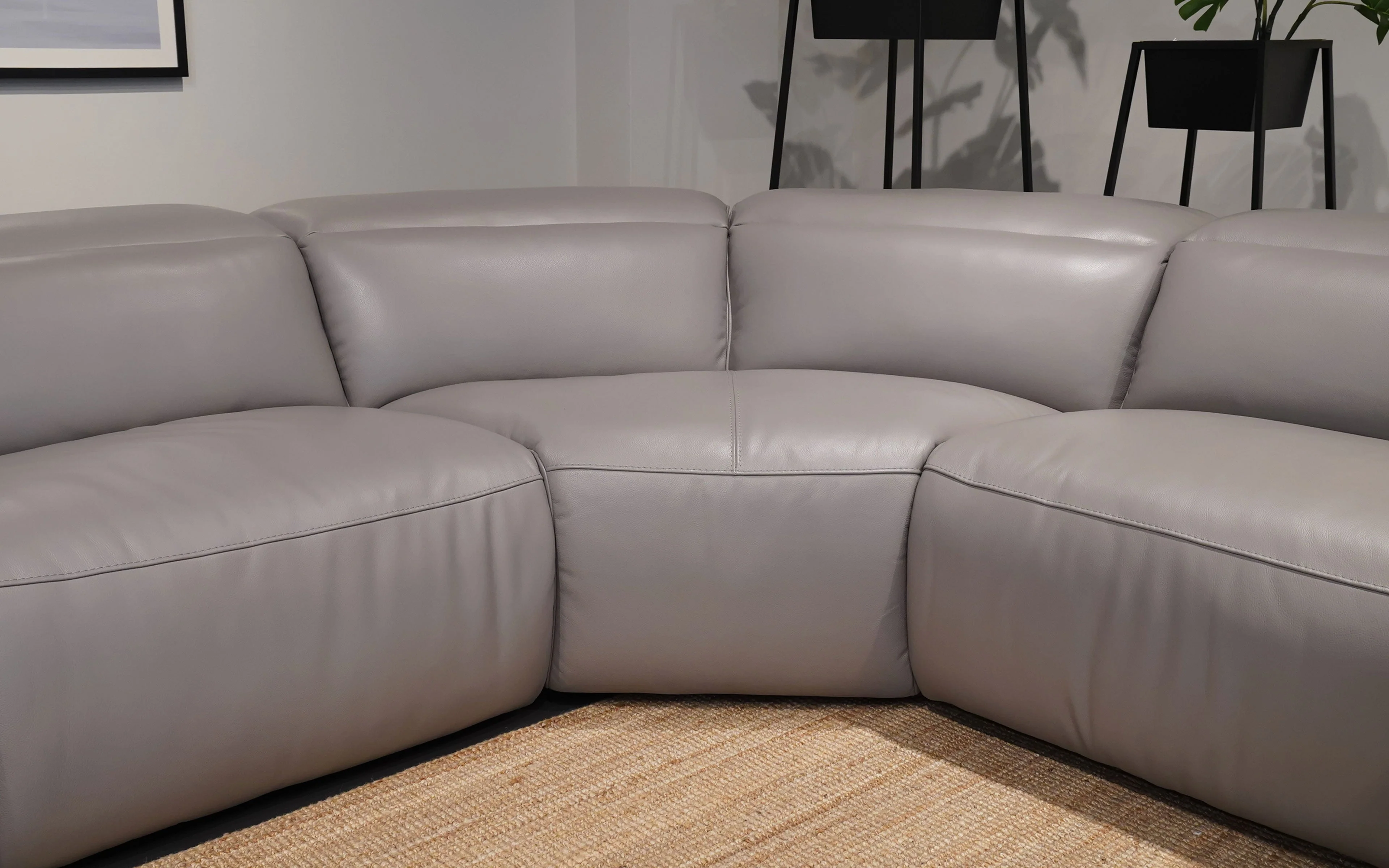 Snoopy Modern Motion Reclining Sectional Sofa - Image 6