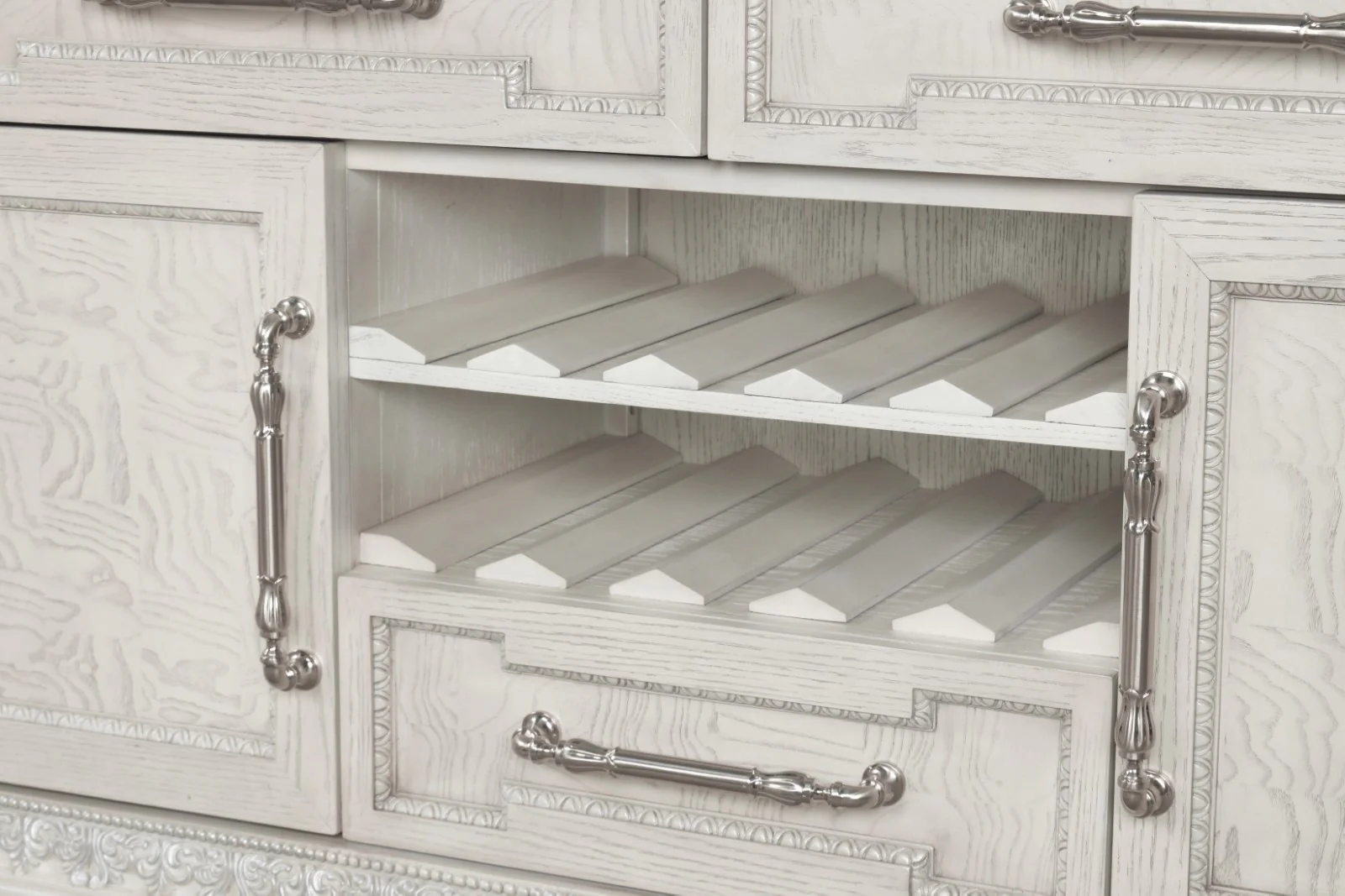 Stella Mia Traditional Sideboard - Image 4