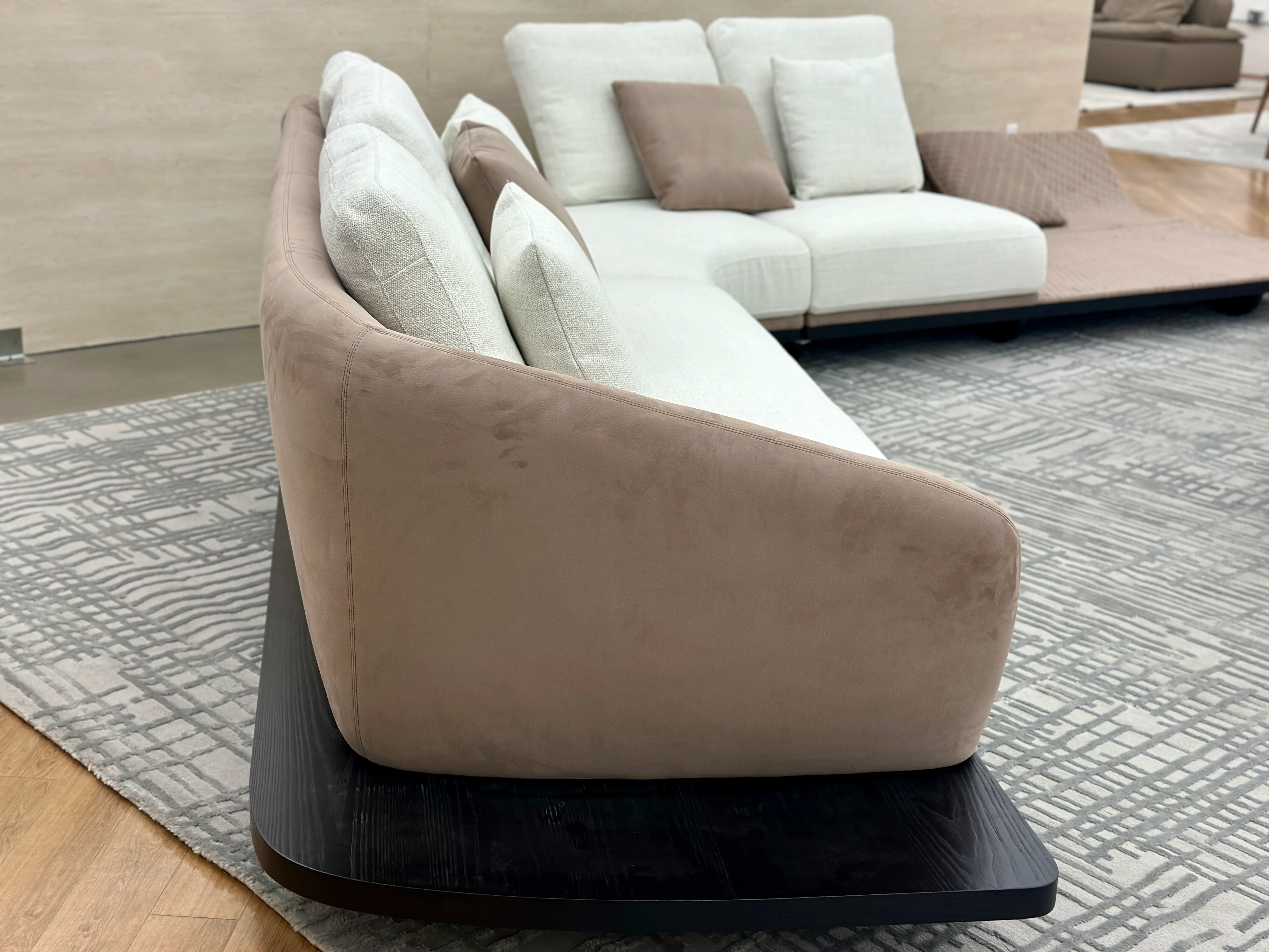 Stradale Dino Sofa - Image 6