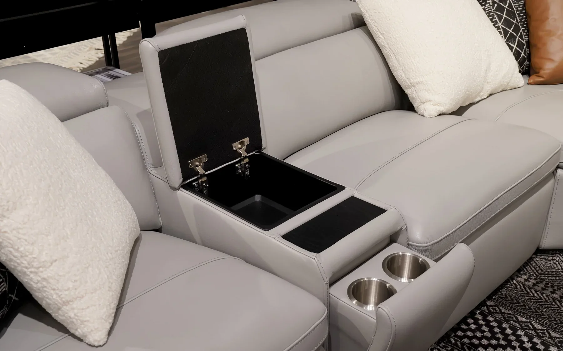 Tranquil Modern Reclining Sectional - Image 10