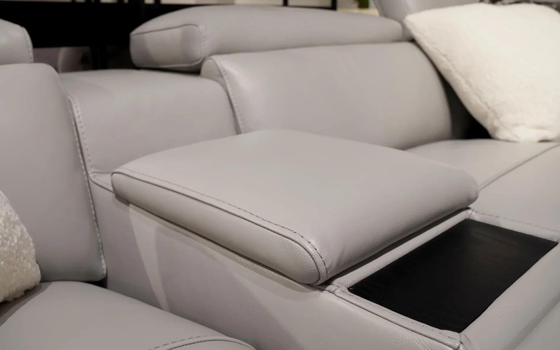 Tranquil Modern Reclining Sectional - Image 9