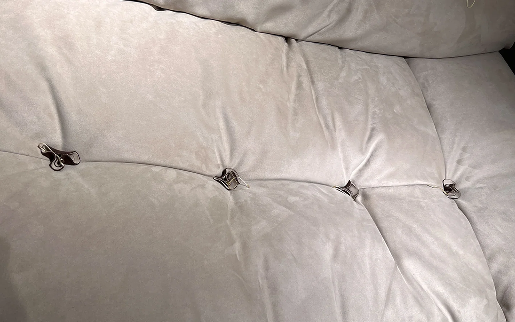 Vela Artistic Sofa - Image 8